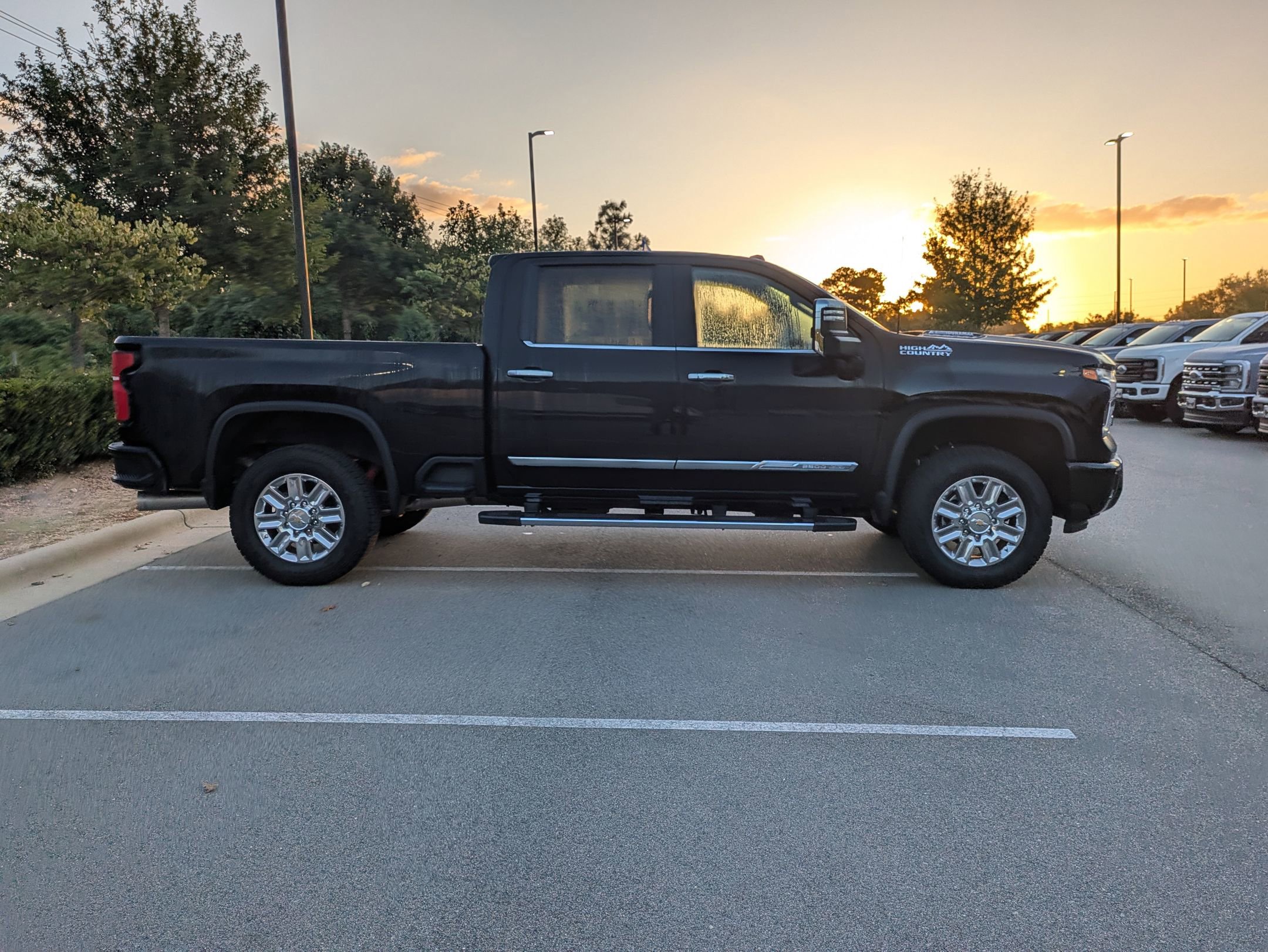 Used 2025 Chevrolet Silverado 2500 High Country w/ Technology Package image 3