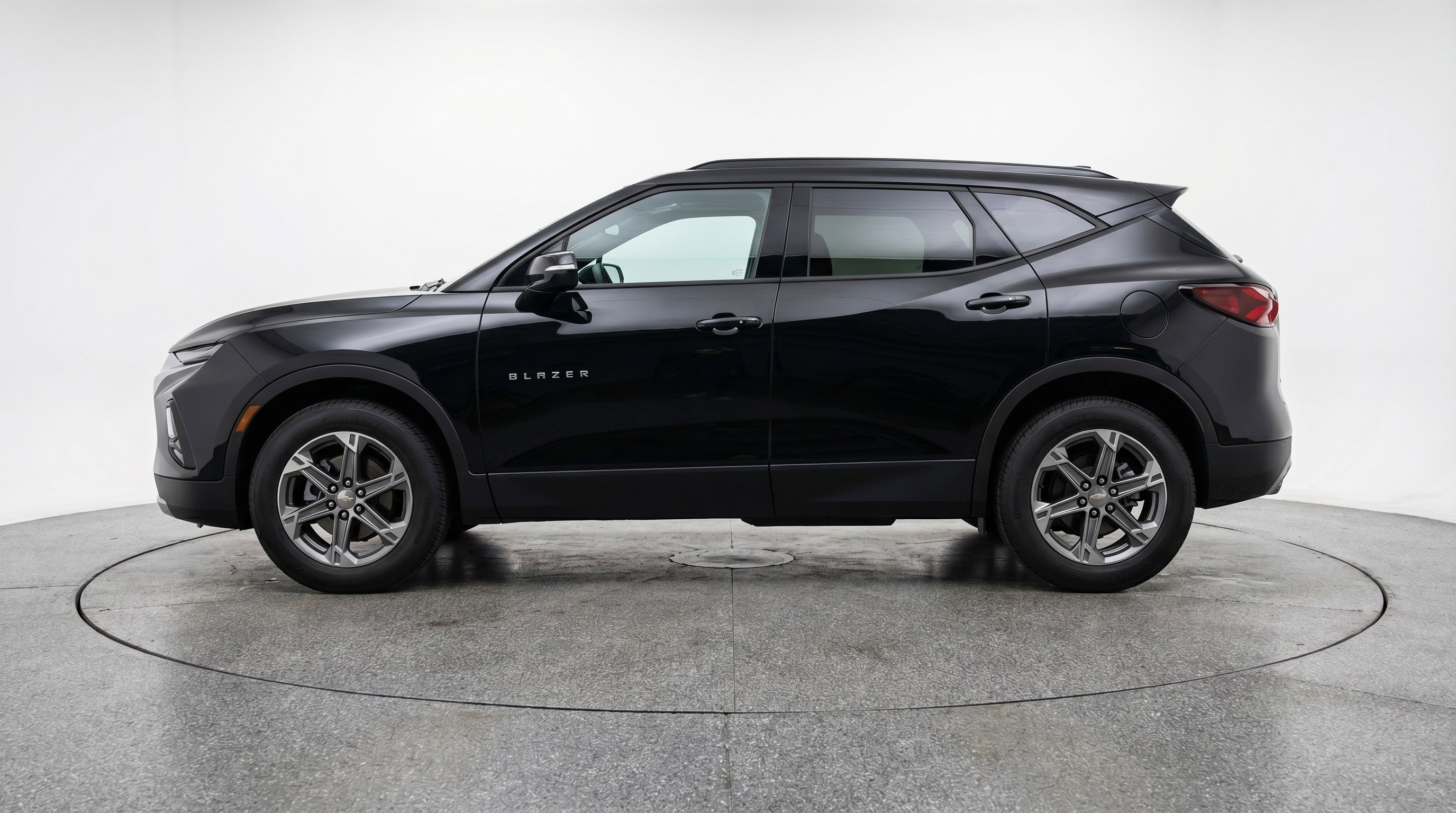 Used 2025 Chevrolet Blazer LT image 5