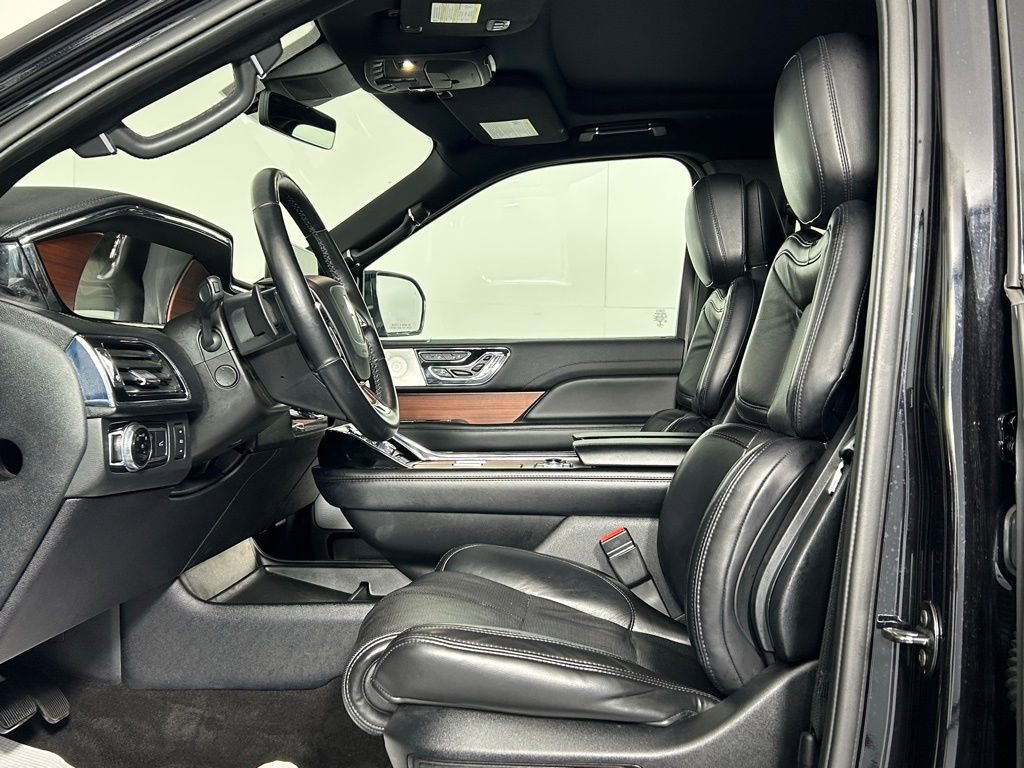 Used 2020 Lincoln Navigator L Reserve w/ Luxury Package AWD/4WD image 37