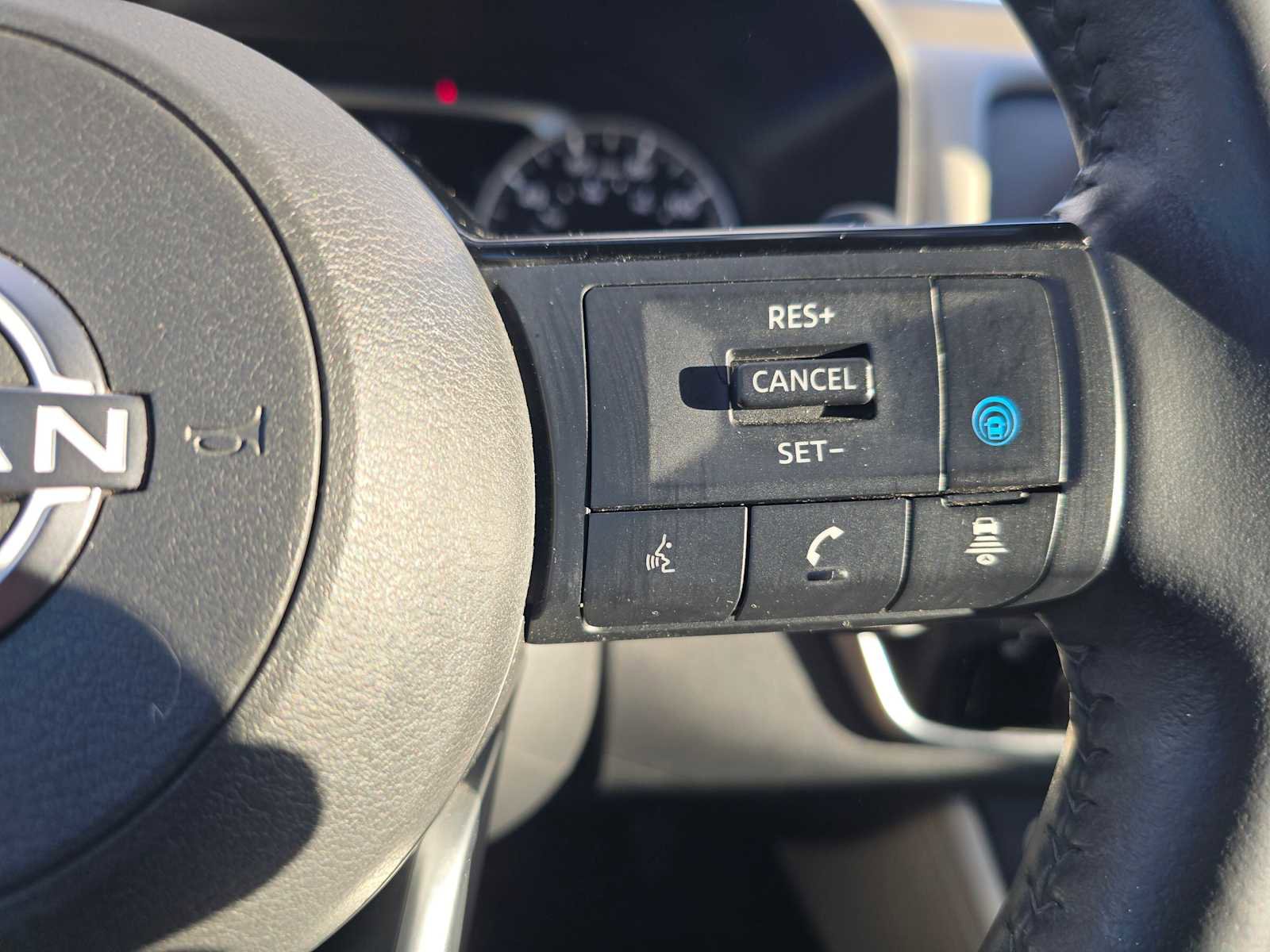 Used 2022 Nissan Rogue SL image 28