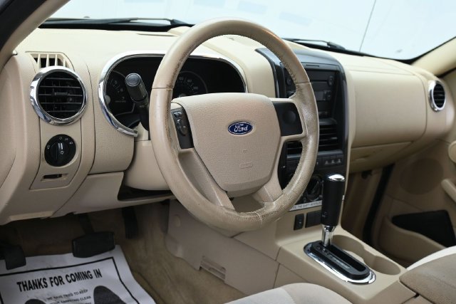 Used 2006 Ford Explorer XLT AWD/4WD image 16