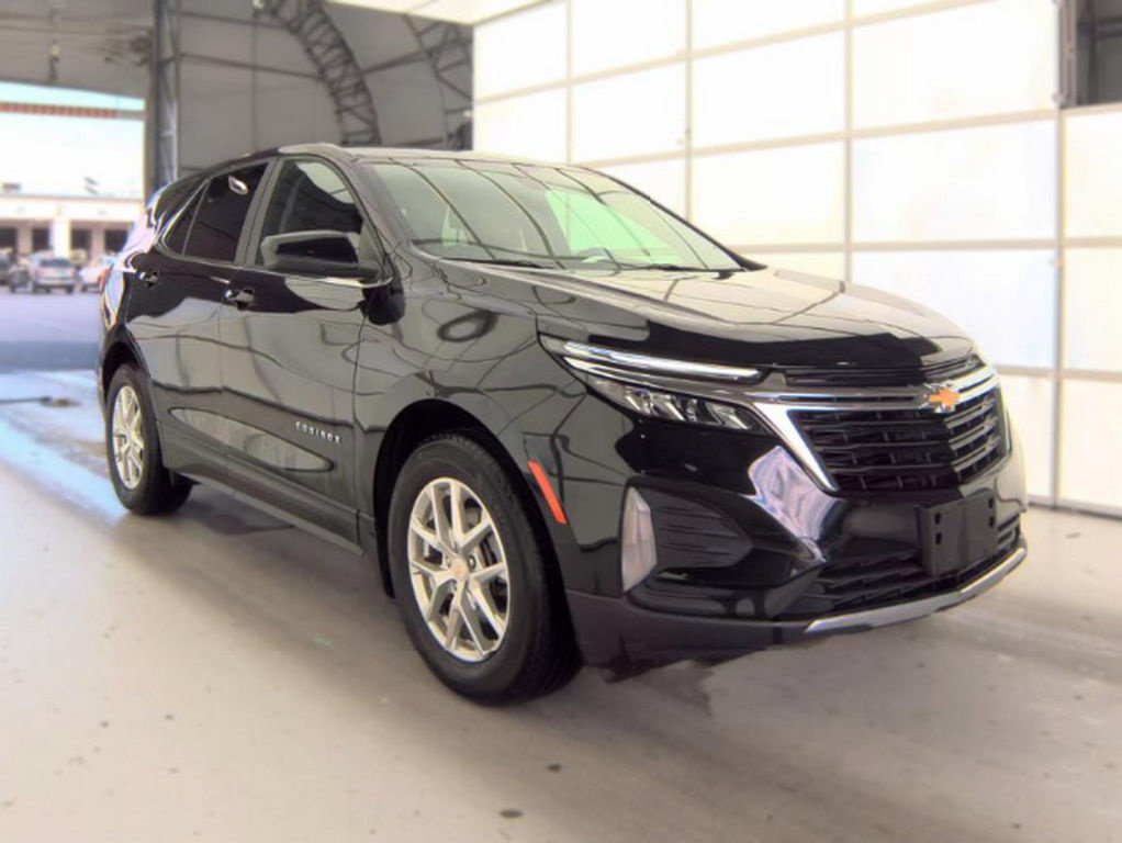 Used 2023 Chevrolet Equinox LT w/ LPO, Floor Liner Package FWD image 4
