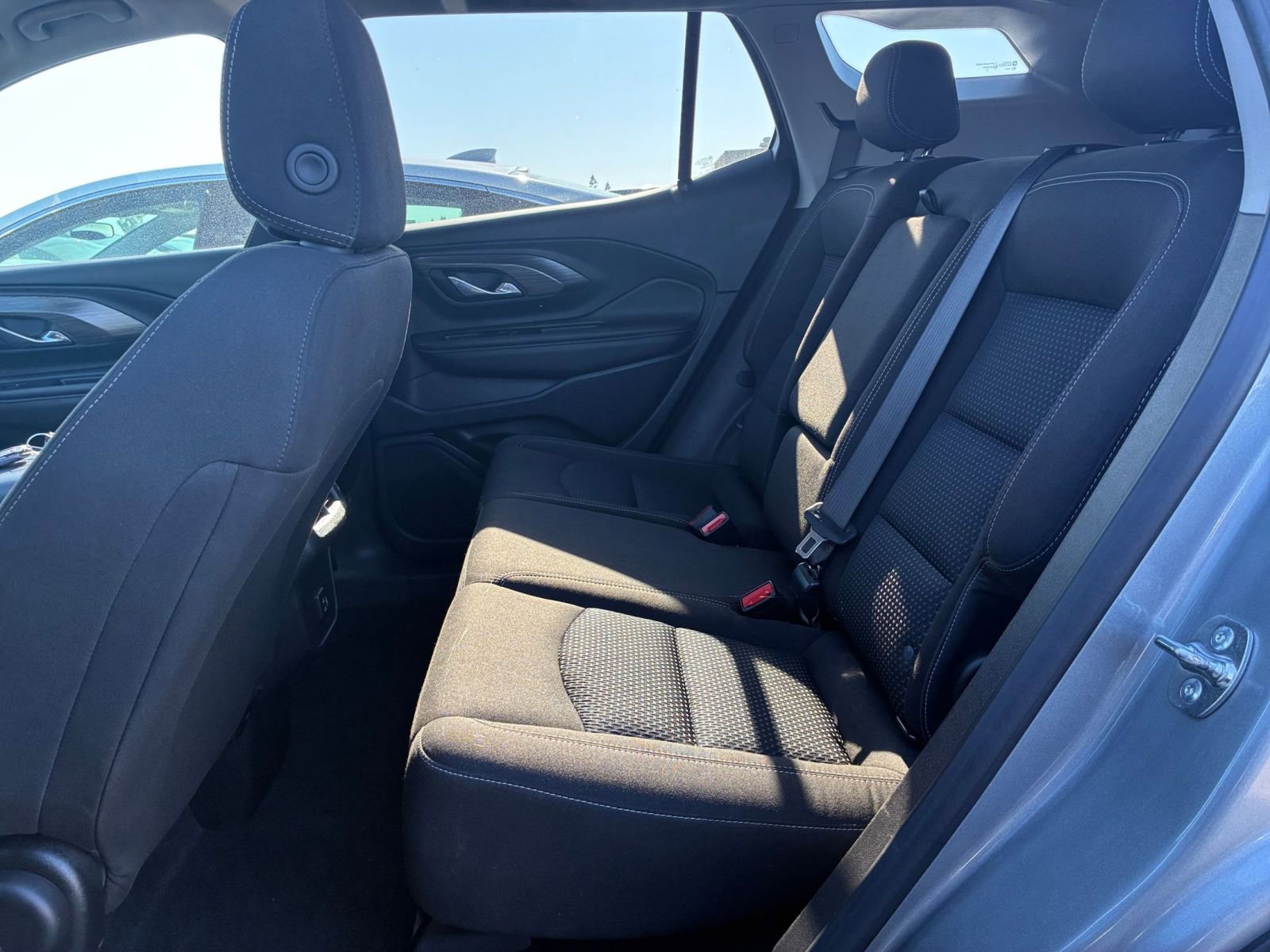 Used 2024 GMC Terrain SLE FWD image 24
