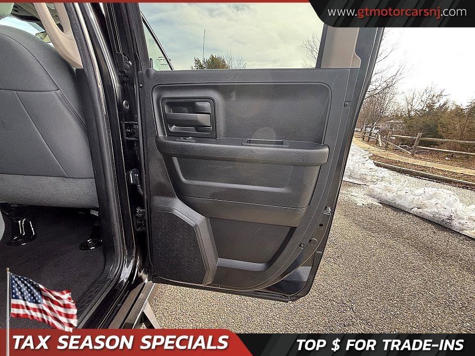 Used 2017 RAM 1500 Express w/ Black Ram 1500 Express Group AWD/4WD image 16