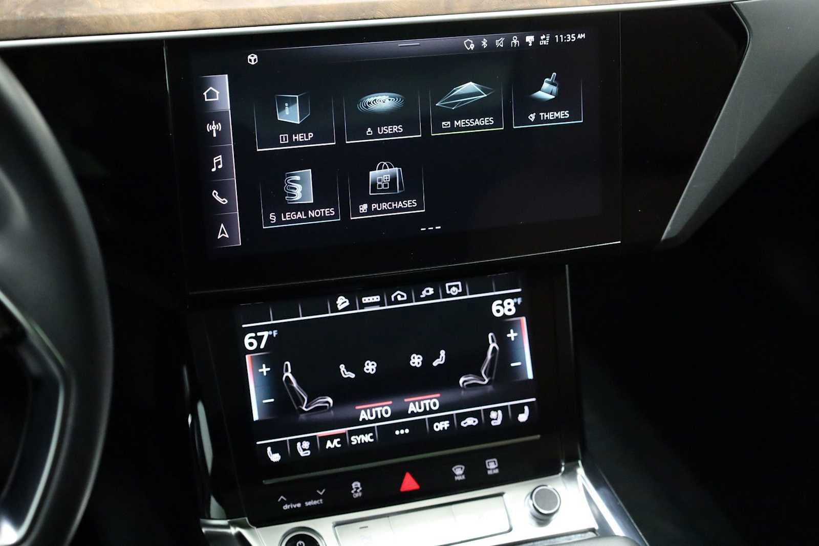 Used 2023 Audi e-tron Premium Plus w/ Premium Plus Package AWD/4WD image 30
