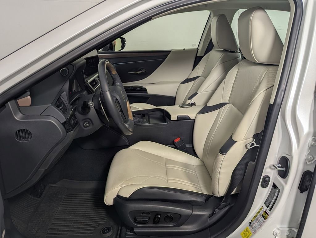 Used 2024 Lexus ES 350 Luxury w/ Technology Package image 12