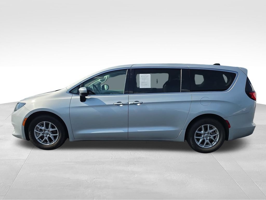 Used 2023 Chrysler Voyager LX FWD video 2