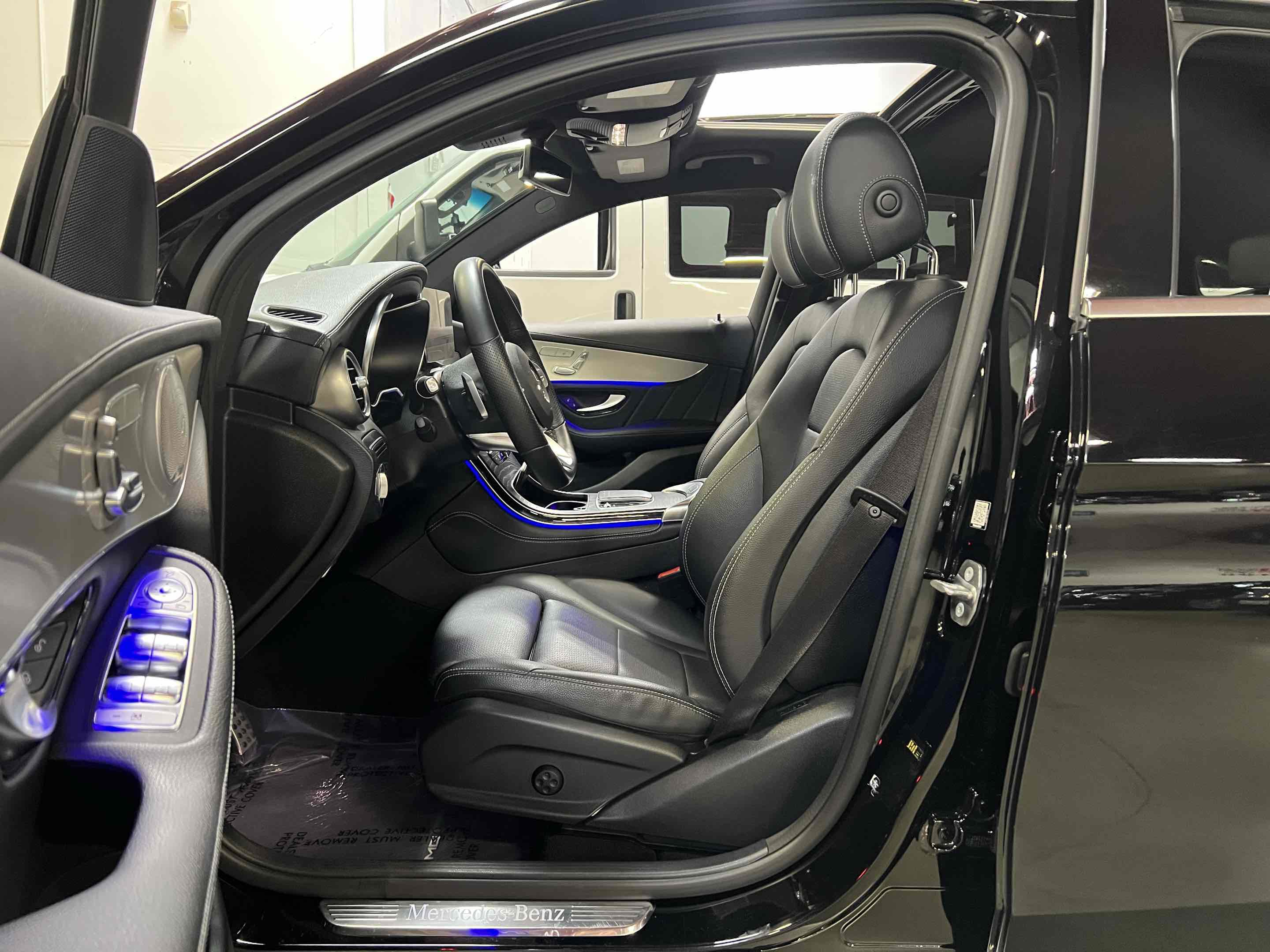 Used 2020 Mercedes-Benz GLC 300 4MATIC Coupe image 3