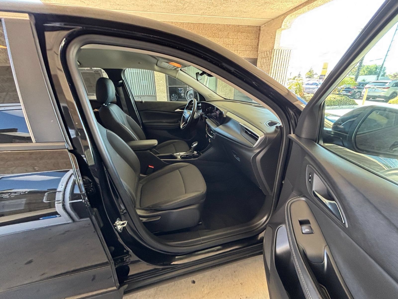 Used 2025 Buick Encore GX Preferred AWD/4WD image 34