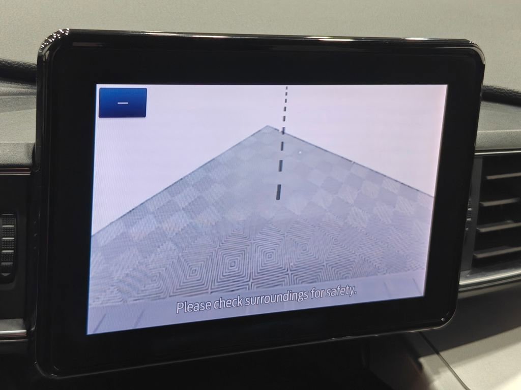 Used 2021 Ford Explorer XLT w/ Equipment Group 202A image 8