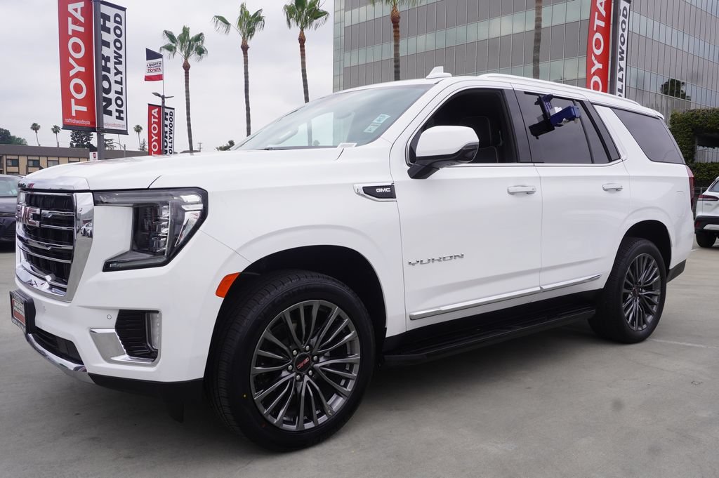 Used 2023 GMC Yukon SLT w/ SLT Premium Package RWD image 4