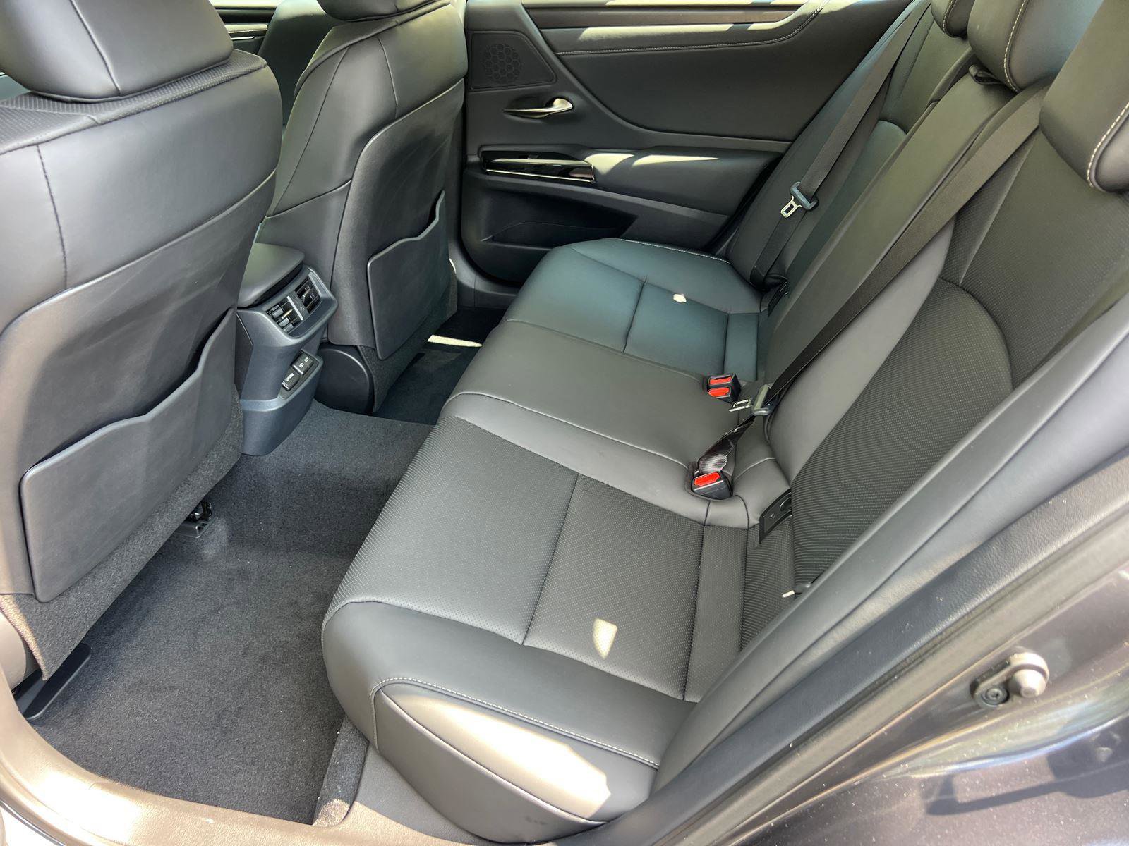 New 2025 Lexus ES 350 w/ Premium Package image 15