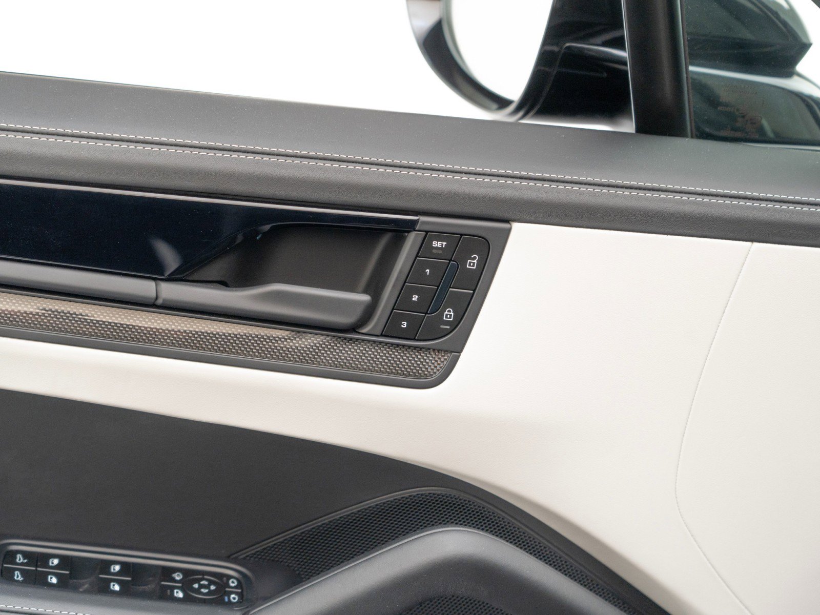 Certified 2025 Porsche Cayenne GTS image 21