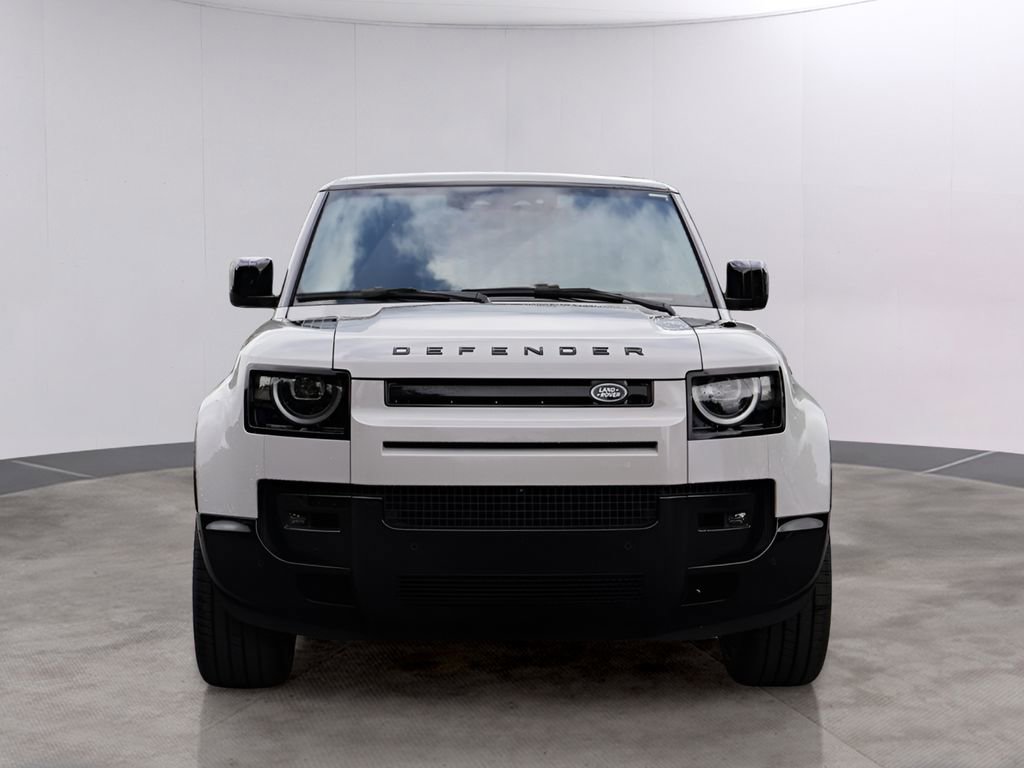 New 2026 Land Rover Defender 130 X-Dynamic SE AWD/4WD image 2