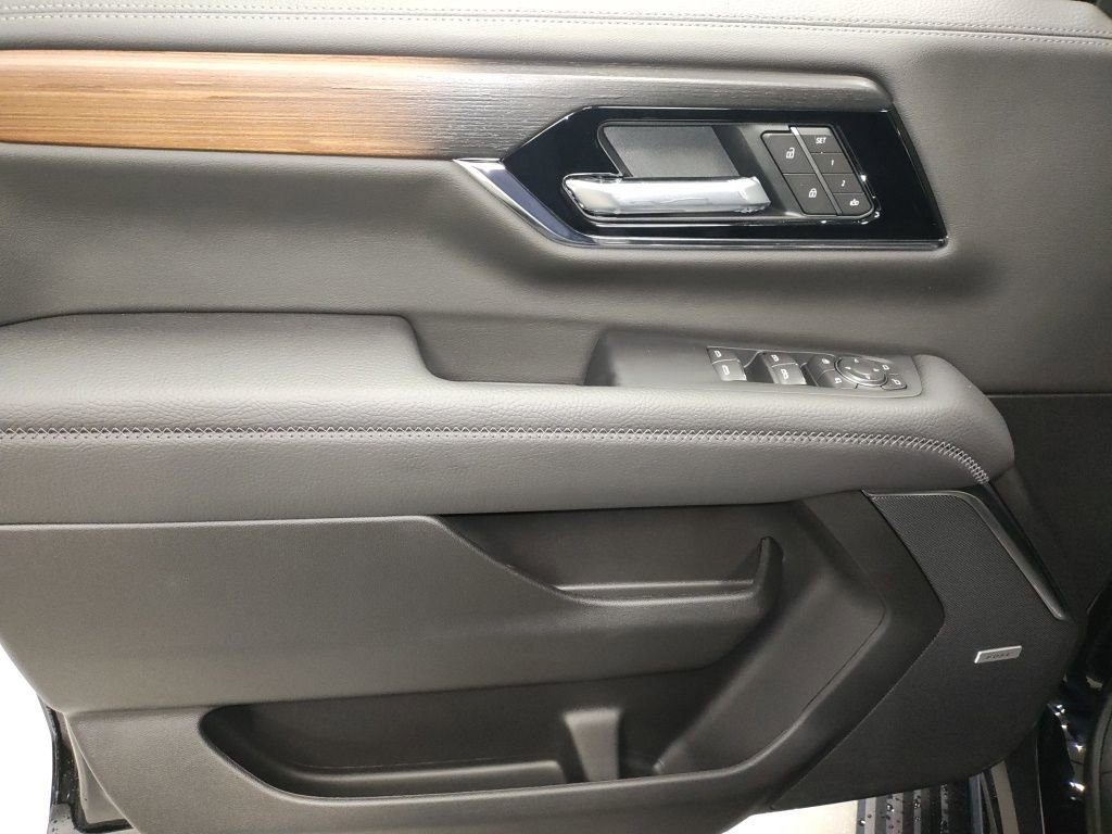 New 2026 GMC Yukon XL Denali w/ Sun & Power Step Package image 26