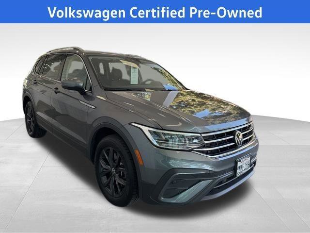 Used 2024 Volkswagen Tiguan SE w/ Panoramic Sunroof Package AWD/4WD image 4