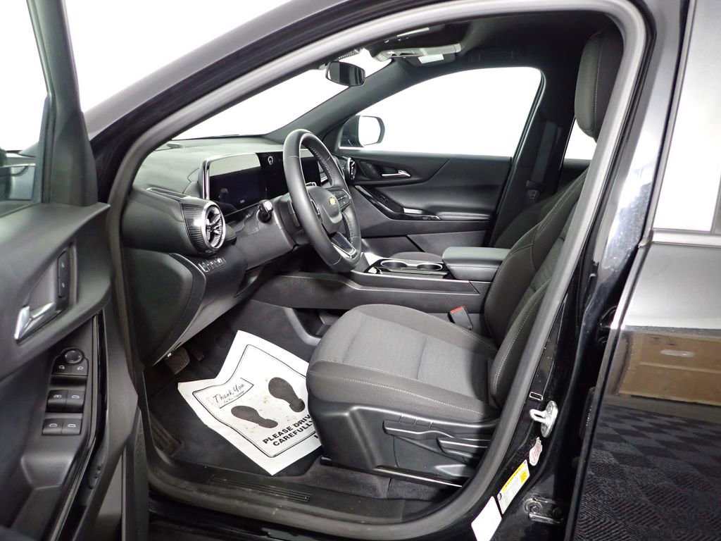 Used 2025 Chevrolet Equinox LT image 21