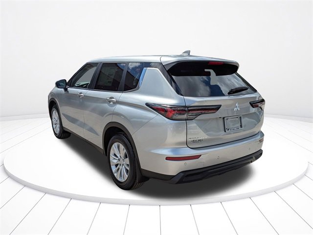 New 2025 Mitsubishi Outlander ES image 6