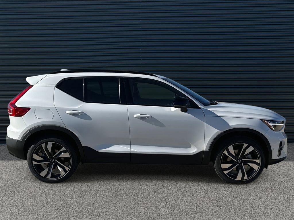 New 2026 Volvo XC40 B5 Ultra w/ Climate Package AWD/4WD image 4