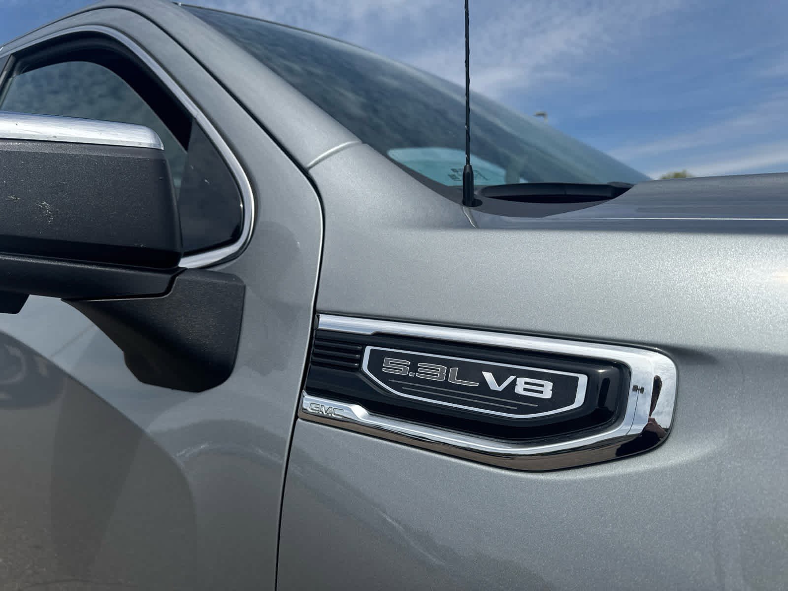 Used 2025 GMC Sierra 1500 SLT AWD/4WD image 9