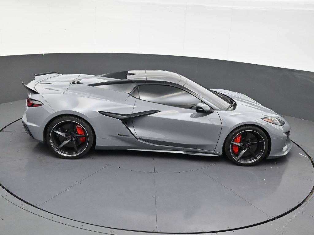 Used 2025 Chevrolet Corvette E-Ray w/ Stealth Interior Trim Package image 17