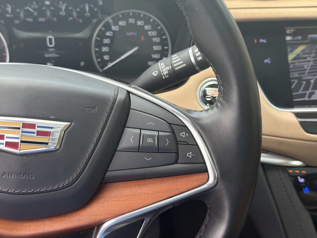 Used 2019 Cadillac XT5 Platinum AWD/4WD image 24
