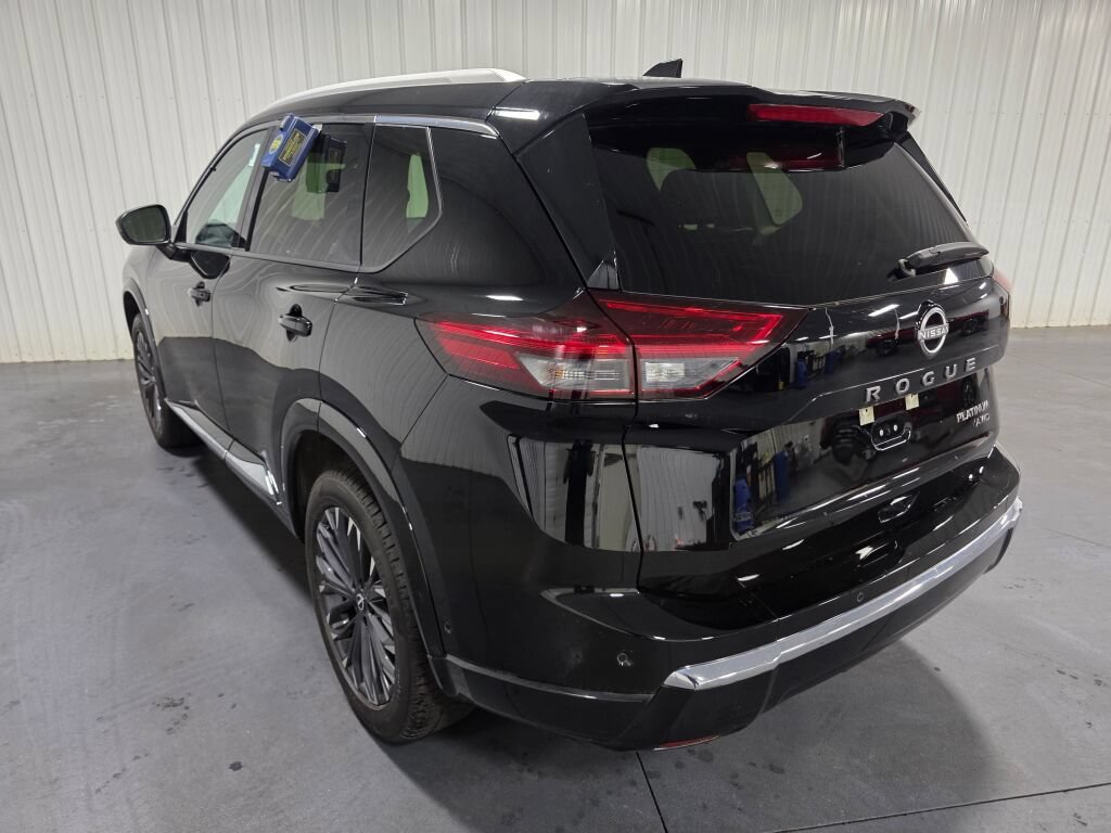 Used 2025 Nissan Rogue Platinum AWD/4WD image 3
