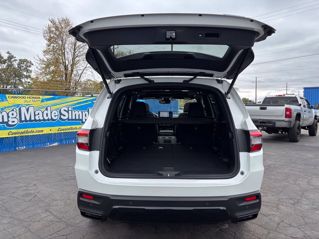 New 2026 Honda Pilot Black Edition image 5