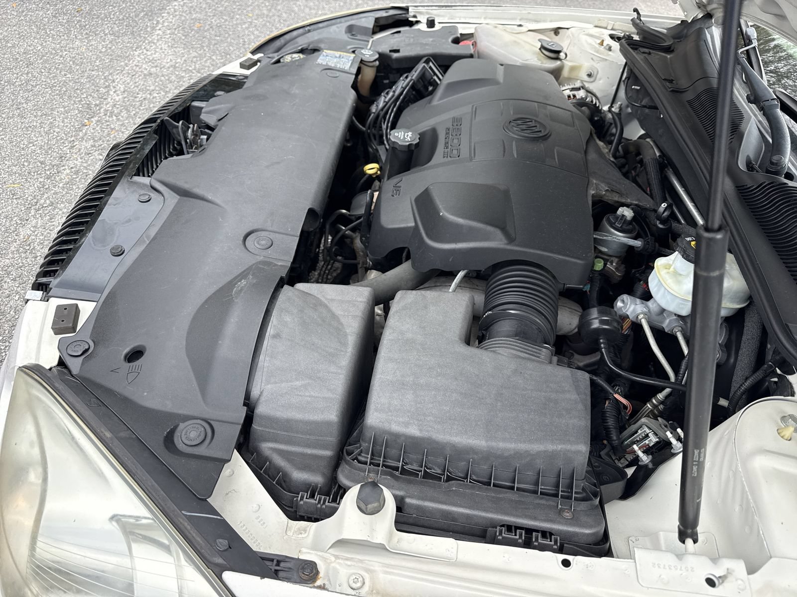 Used 2006 Buick Lucerne CXL w/ Luxury Package FWD image 28
