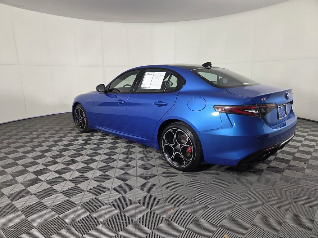 Used 2024 Alfa Romeo Giulia Veloce AWD/4WD image 8