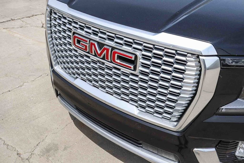 Used 2023 GMC Yukon Denali RWD image 10