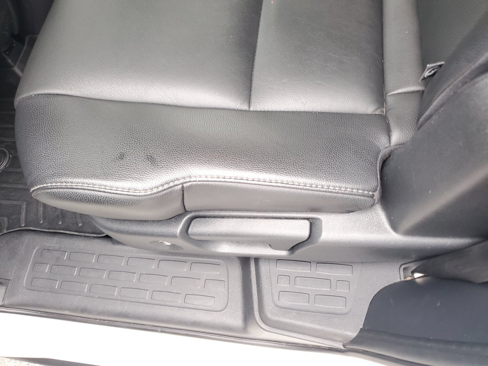 Used 2019 Honda Pilot Touring image 16