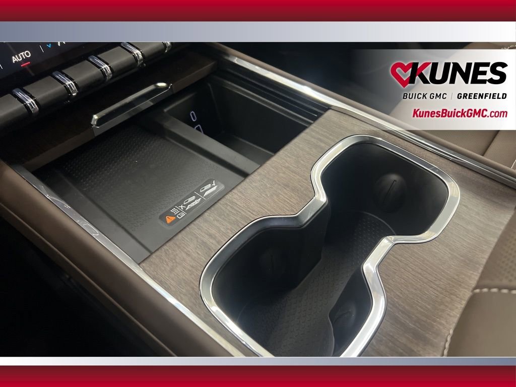 New 2026 GMC Acadia Denali Ultimate w/ LPO, Floor Liner Package AWD/4WD image 32