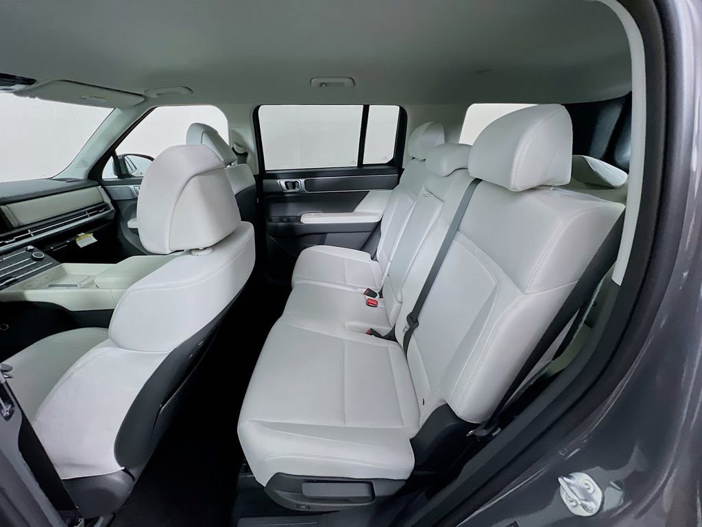Certified 2025 Hyundai Santa Fe SE image 21