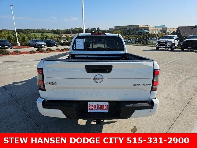 Used 2022 Nissan Frontier SV image 5