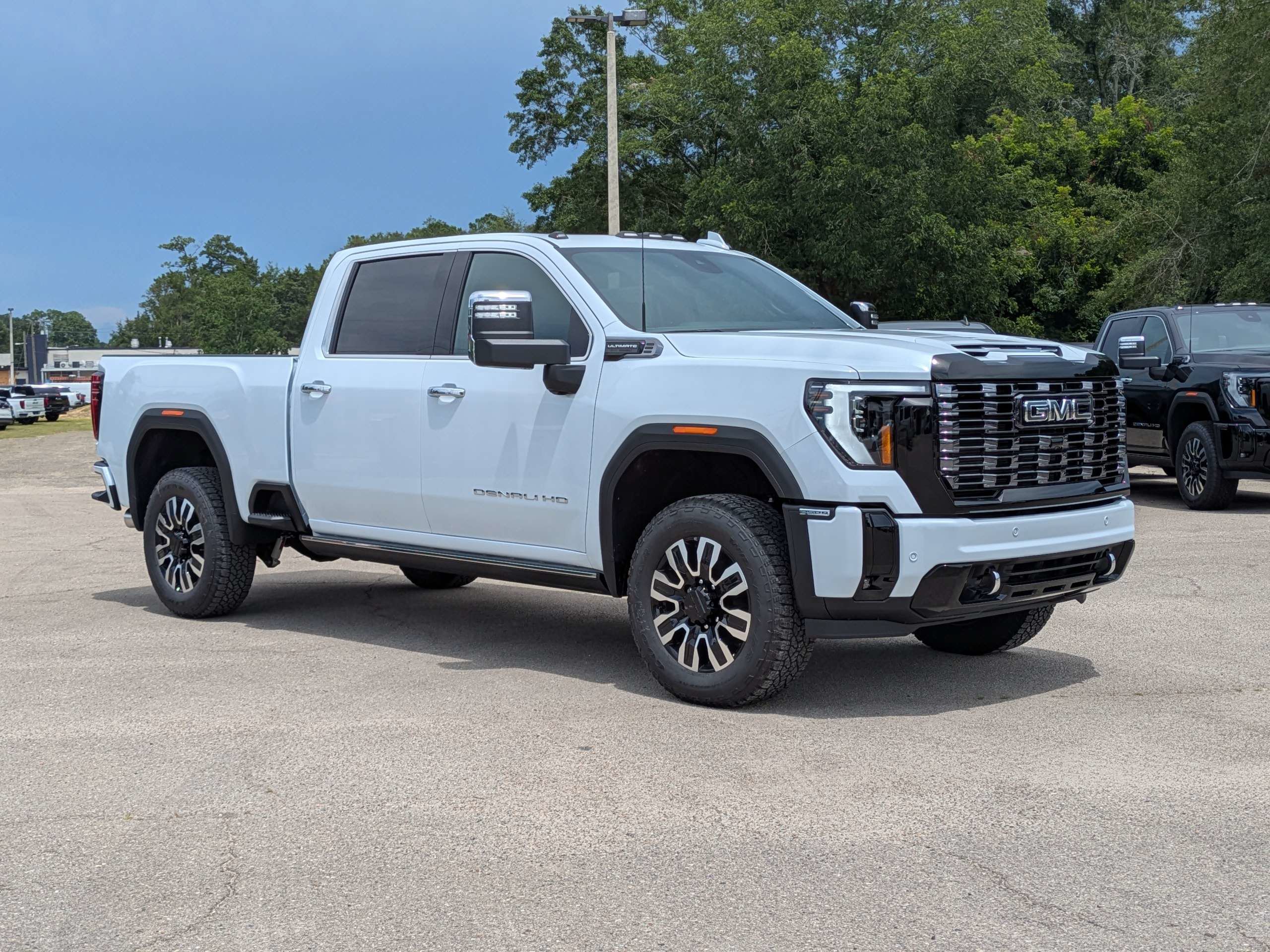 New 2026 GMC Sierra 2500 Denali Ultimate w/ Max Trailering Package AWD/4WD image 2