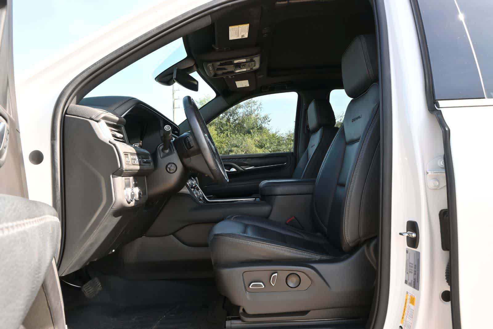 Used 2022 GMC Yukon Denali RWD image 17