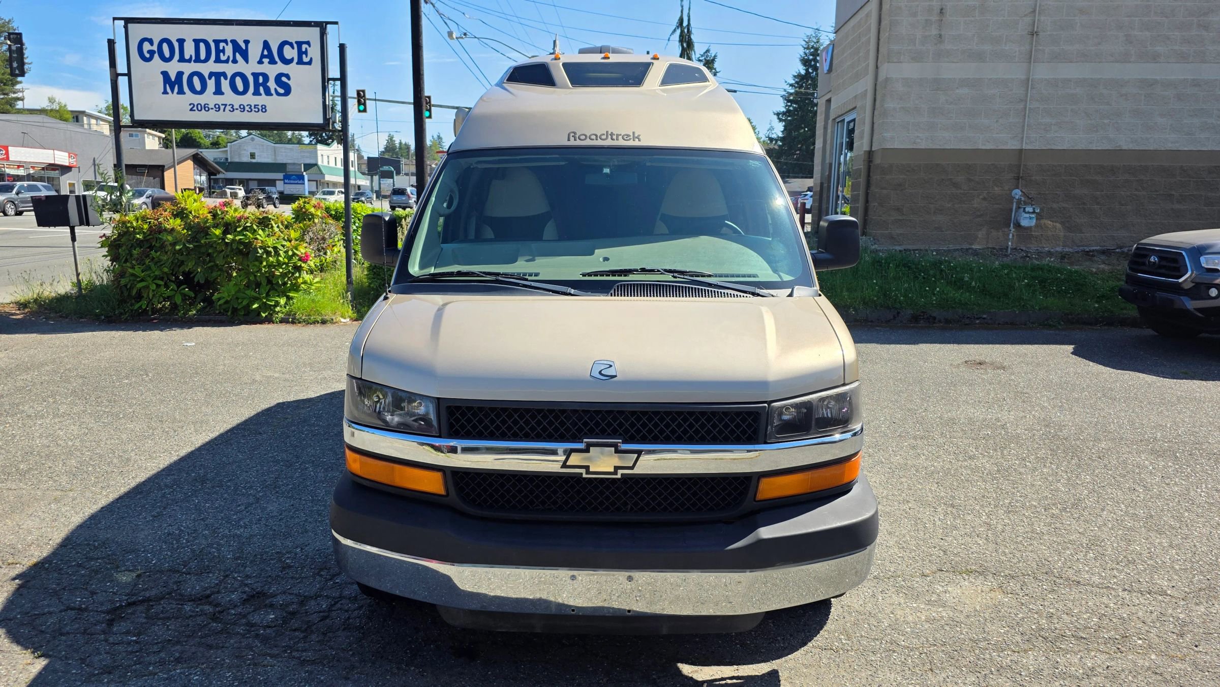 Used 2012 Chevrolet Express 2500 w/ Power Package image 2