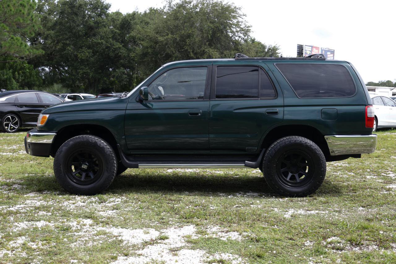 Used 2000 Toyota 4Runner SR5 w/ Upgrade Value Pkg 2 RWD image 3
