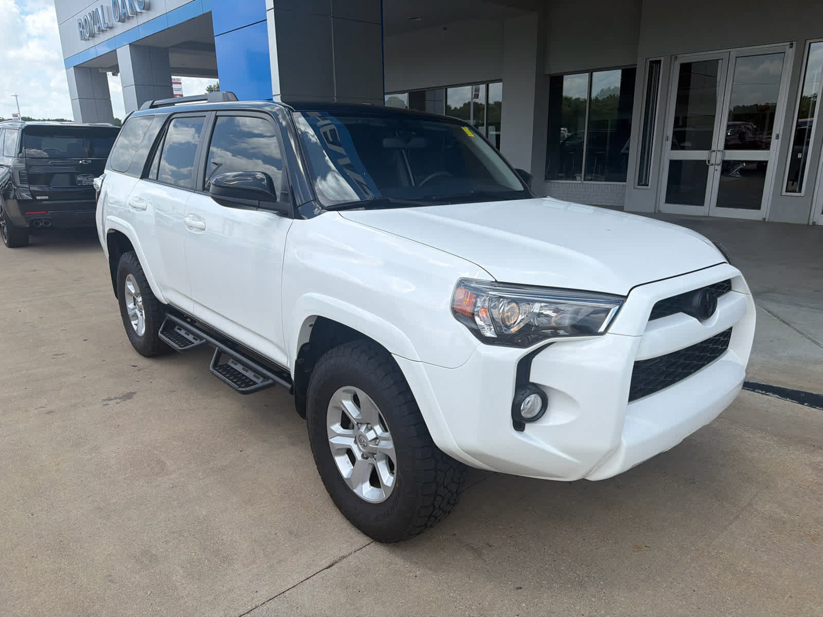 Used 2019 Toyota 4Runner SR5 AWD/4WD image 8