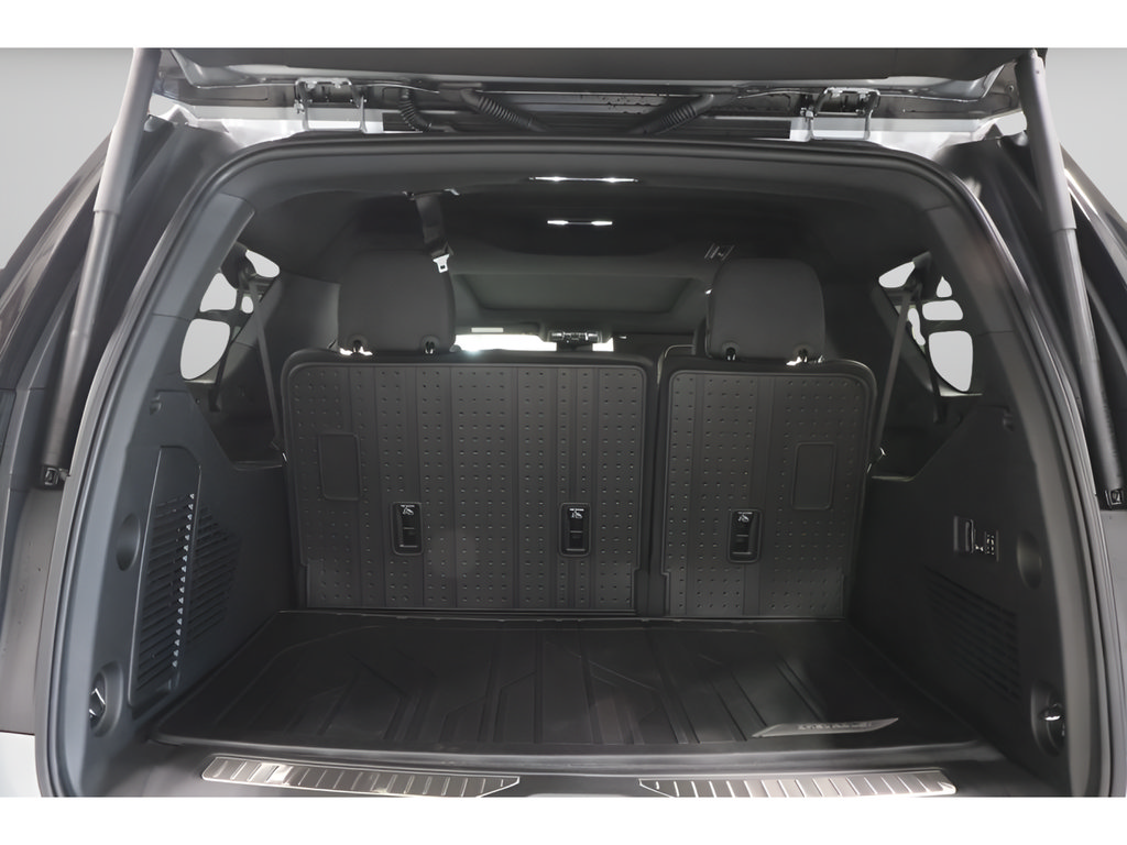 New 2026 Chevrolet Suburban Premier w/ Sun And Tow Package AWD/4WD image 29