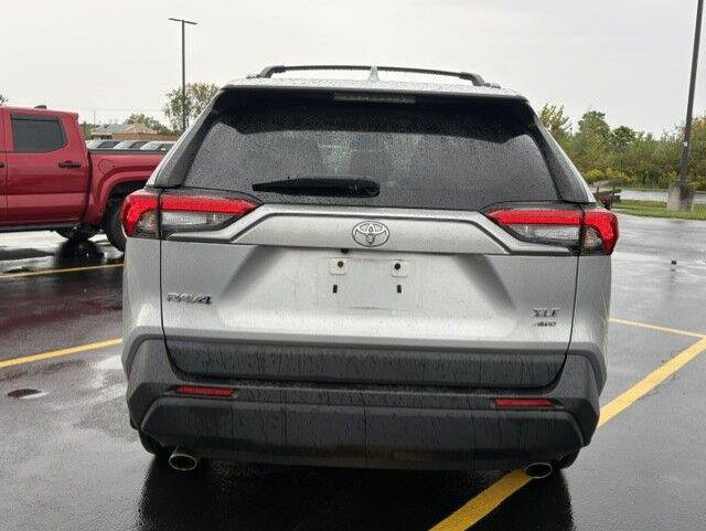 Used 2021 Toyota RAV4 XLE AWD/4WD image 13