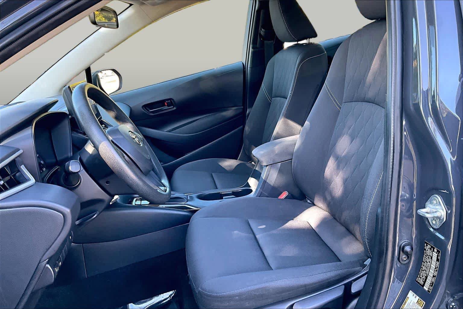 Used 2025 Toyota Corolla LE AWD/4WD image 8