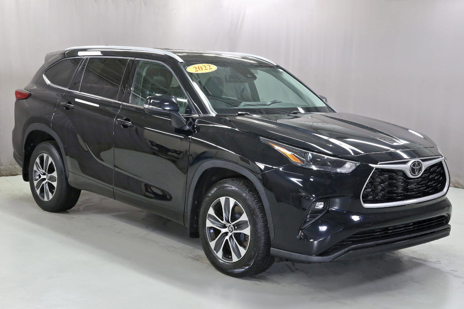 Used 2022 Toyota Highlander XLE