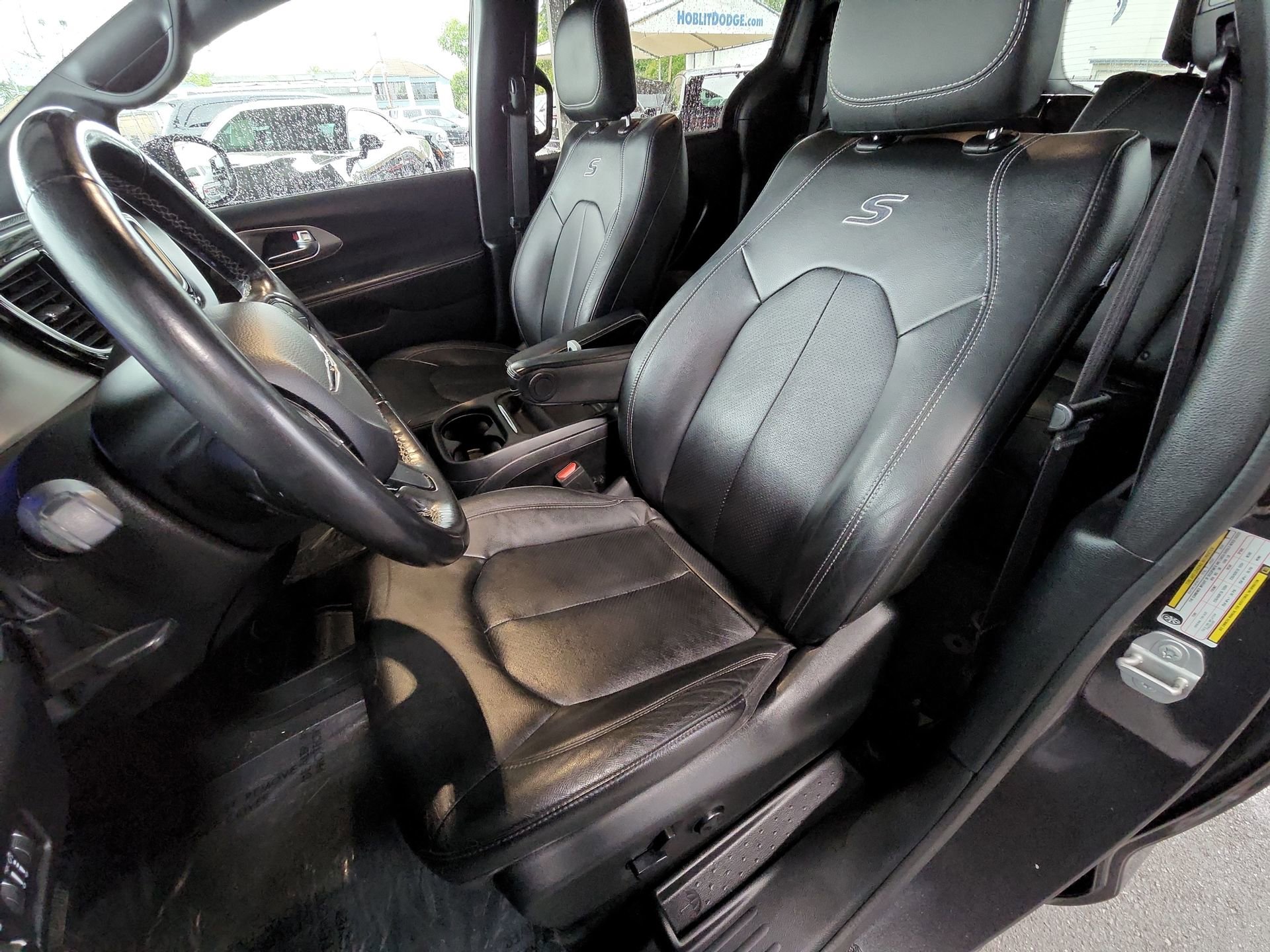 Certified 2020 Chrysler Pacifica Touring-L w/ Advanced Safetytec Group AWD/4WD image 13