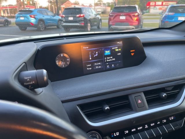 Used 2019 Lexus UX 200 w/ Premium Package image 24