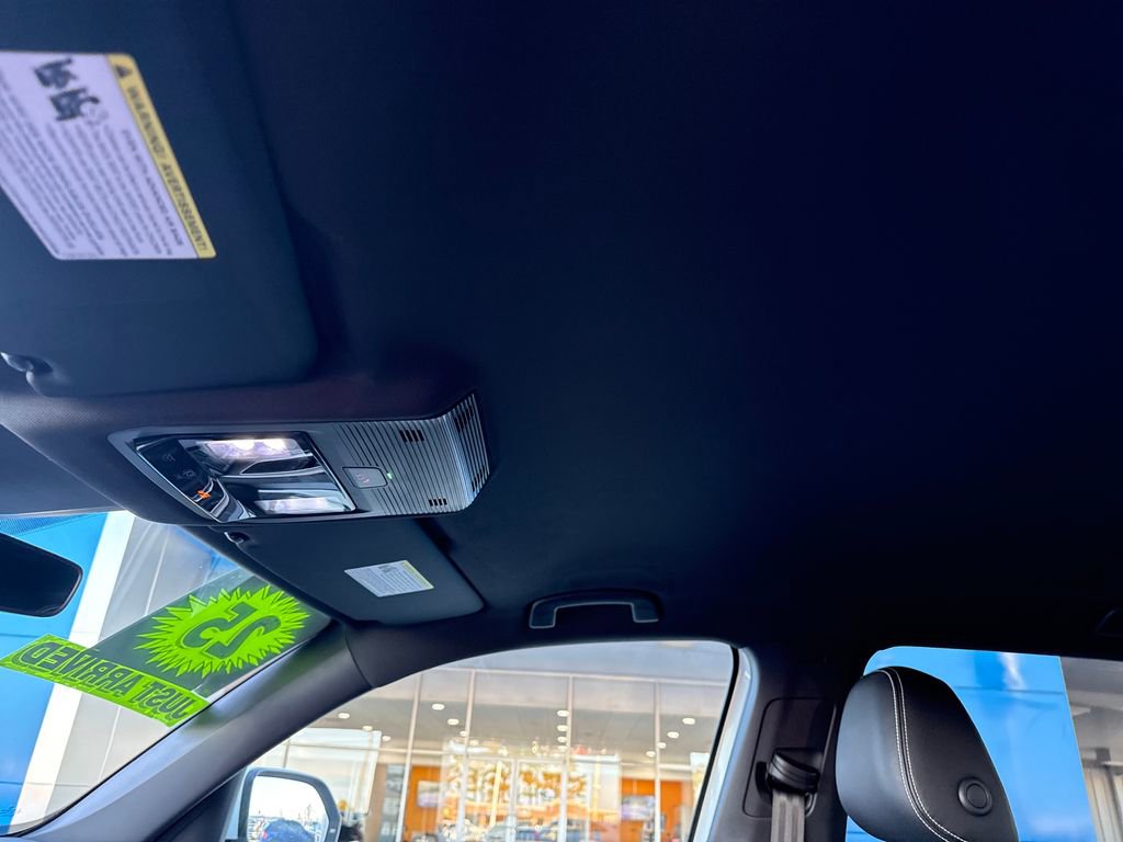 Used 2025 Volkswagen Atlas Cross Sport SE image 23