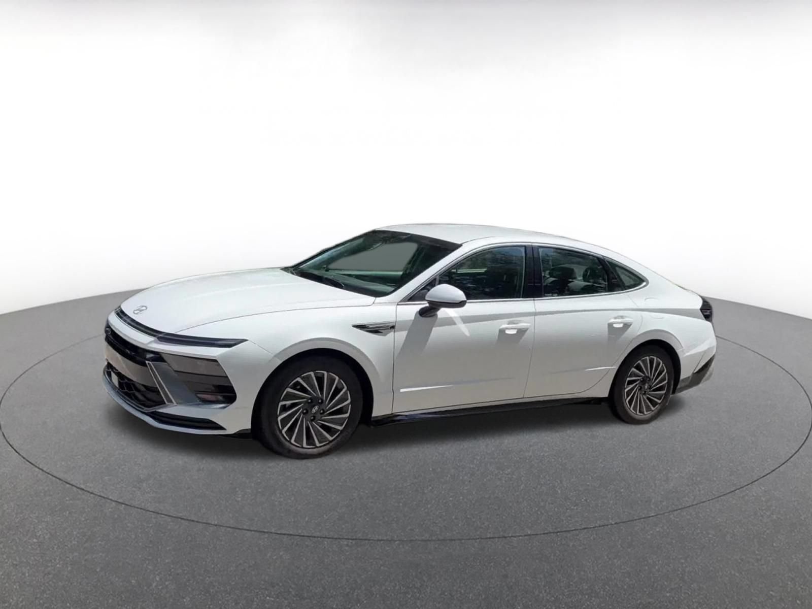 Used 2025 Hyundai Sonata SEL FWD image 8