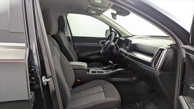 Used 2025 Kia Sorento LX FWD image 21