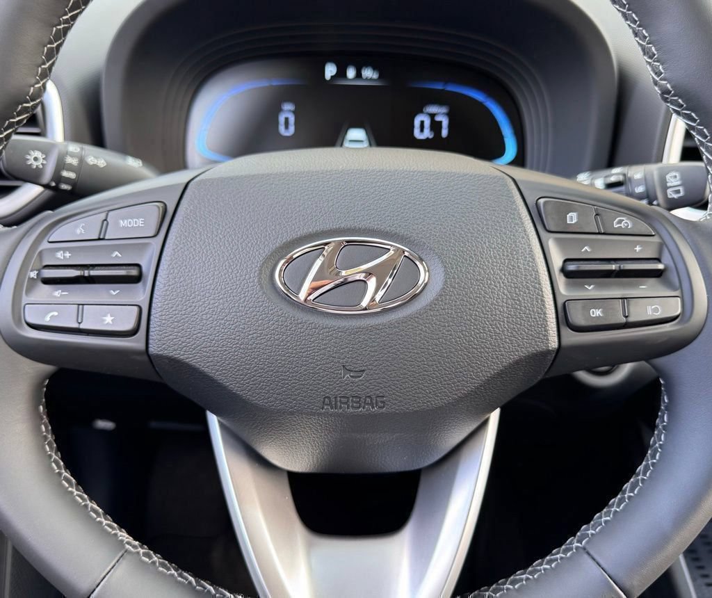 New 2026 Hyundai Venue SEL FWD image 7